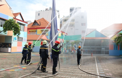 THỰC HÀNH PHÒNG CHÁY CHỮA CHÁY